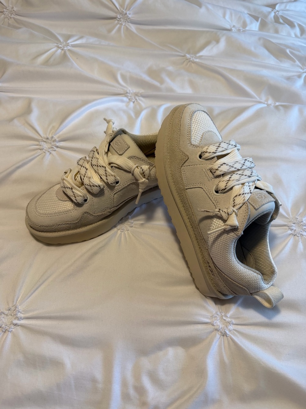 brand new UGG Lo Lowmel shoes